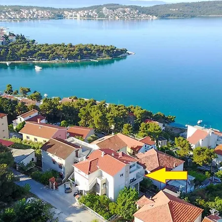 Apartment In Trogir 6147A *