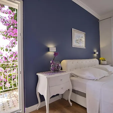 Apartment Apartment In Trogir 6147A *