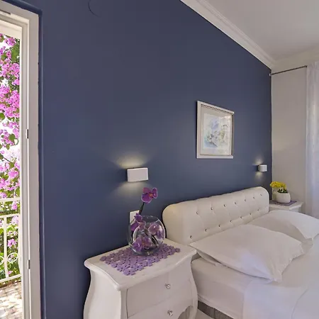 Apartment In Trogir 6147A