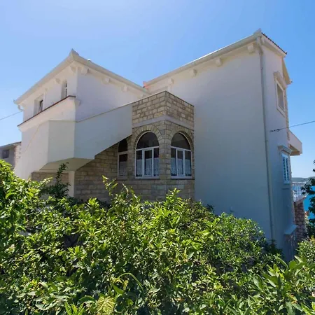 Apartment In Trogir 6147A *