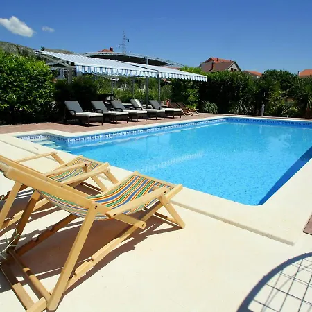 شقة Apartment In Trogir 6147A *
