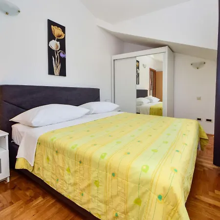 Apartment In Trogir 6147A شقة