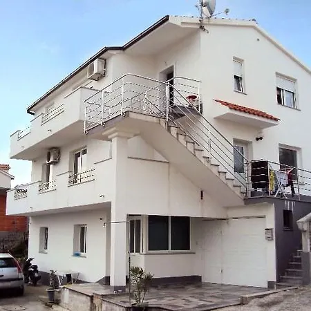 Apartment In Trogir 6147A *