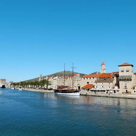 شقة Apartment In Trogir 6147A تروغير